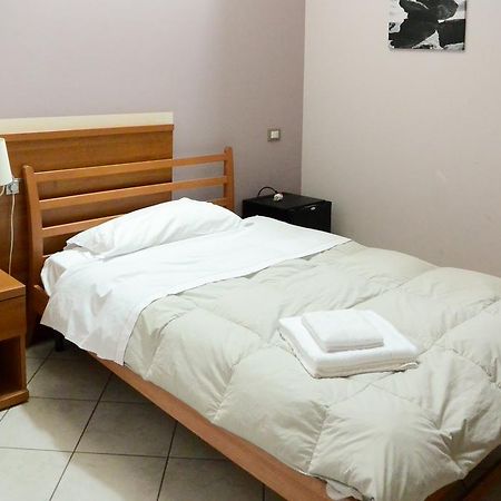 Albergo Meuble Abatjour Мантуя Екстер'єр фото