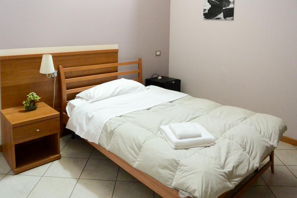 Albergo Meuble Abatjour Мантуя Екстер'єр фото