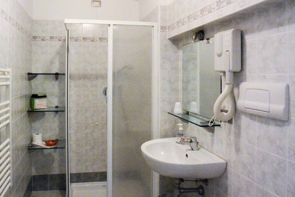 Albergo Meuble Abatjour Мантуя Екстер'єр фото