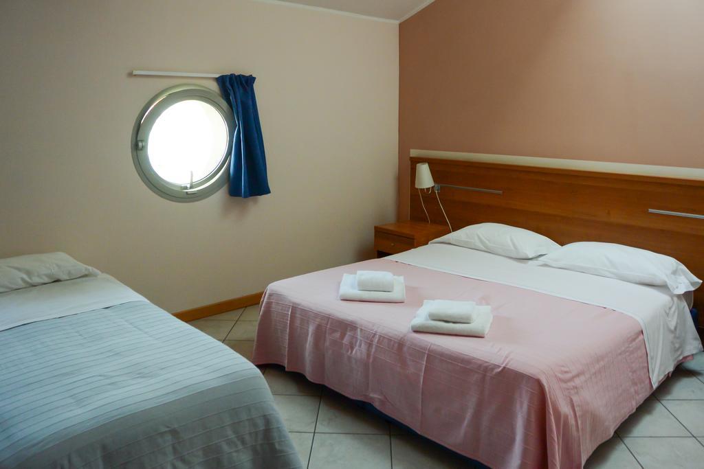 Albergo Meuble Abatjour Мантуя Екстер'єр фото
