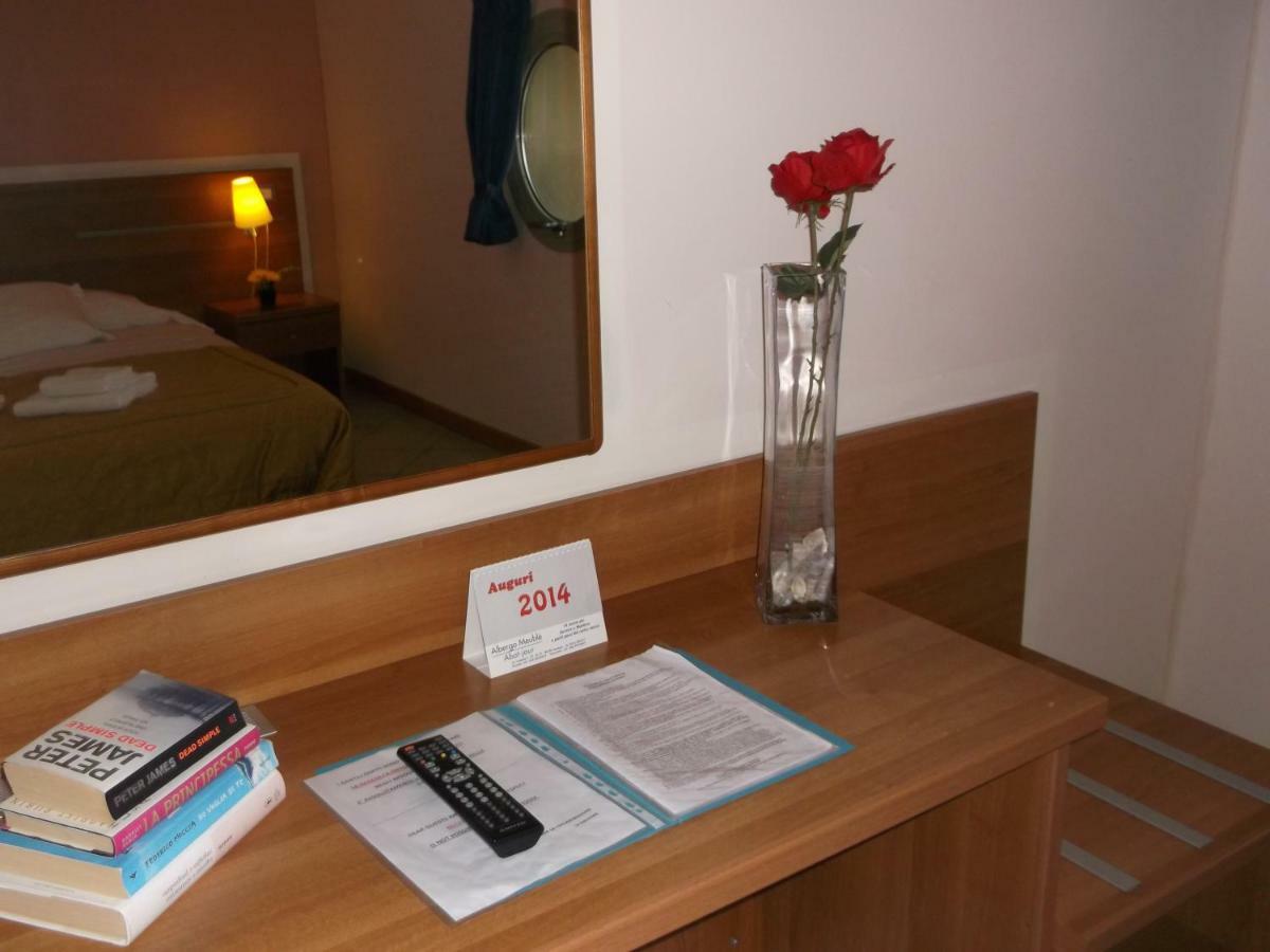 Albergo Meuble Abatjour Мантуя Номер фото